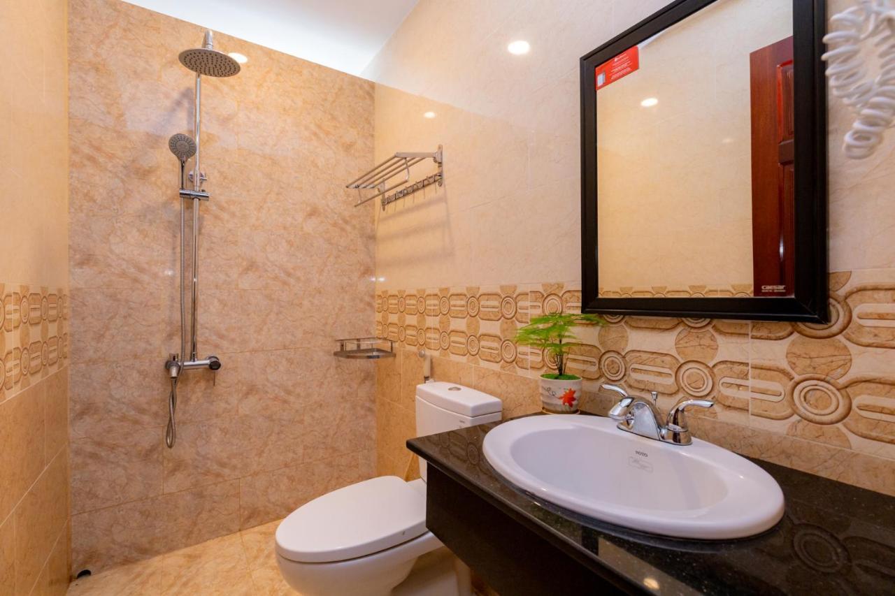 Anh Tuan Hotel 붕타우 외부 사진